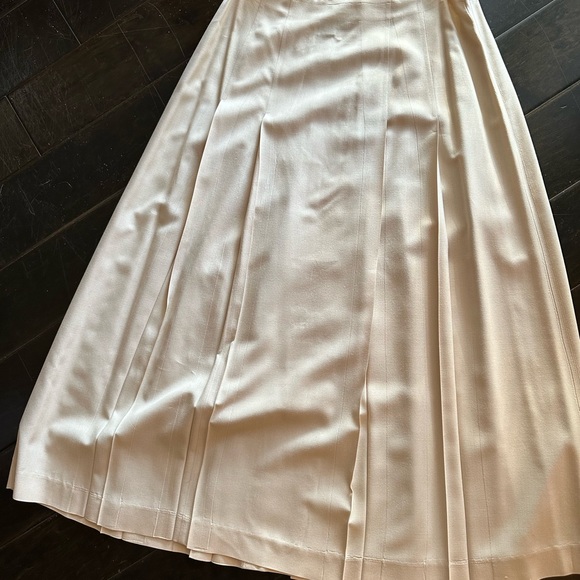DKNY SILK Button Down SKIRT Size 12 Cream/Subtle Yellow Tone PLEATED Business - Picture 3 of 16
